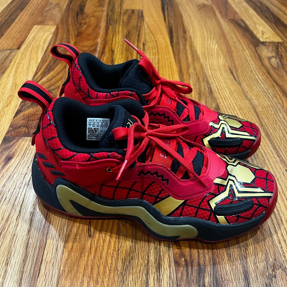 Men's D.O.N. ISSUE #3 MARVEL SPIDER-MAN SHOES,Size 7 Some Scratches see pics‎